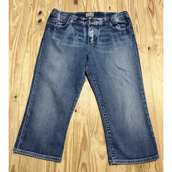 BKE Buckle Lily Denim Capri Jeans Womens Size 35x23 Stretch Blue Denim - Picture 2 of 7